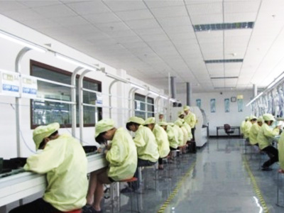 貝思蘭-員工作業中